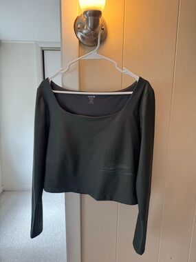 Old Navy Black Long-Sleeve Scoop Neck Top